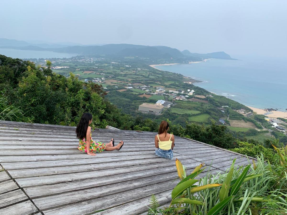 Auberge de jeunesse みーまん奄美 à Amami Extérieur photo